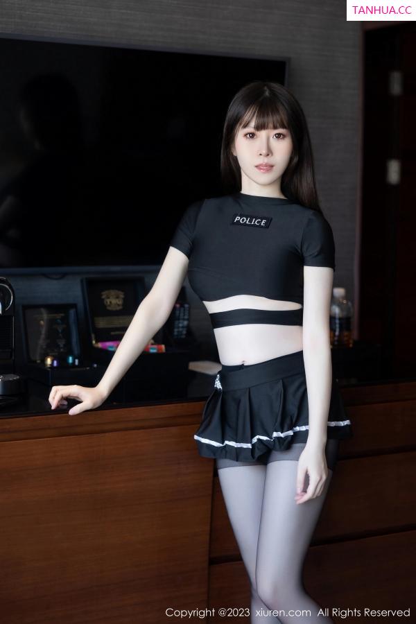 [XiuRen]高清写真图 2023.11.09 No.7637 林悠悠 短裙美腿